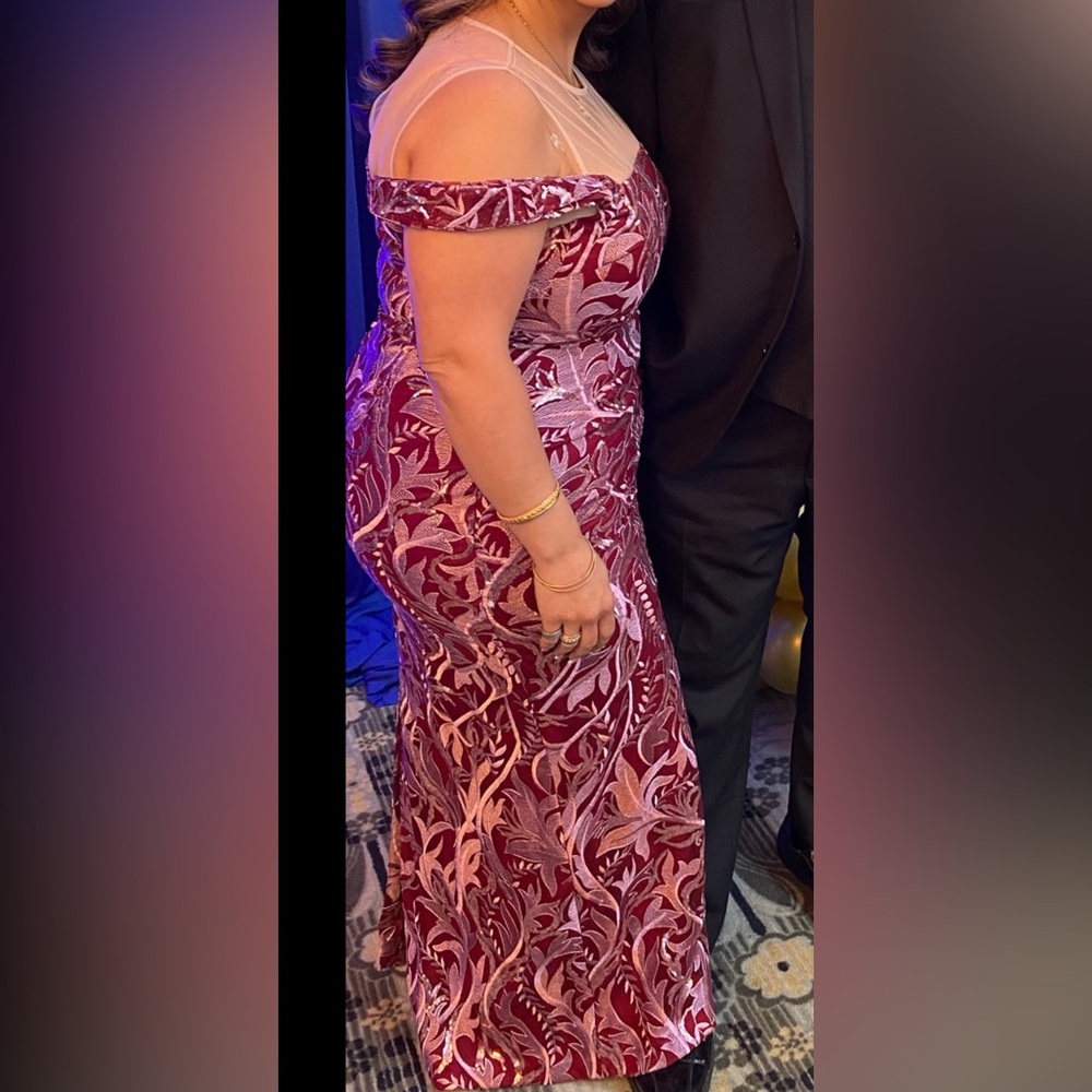 Elegant Floral Patterned Dress